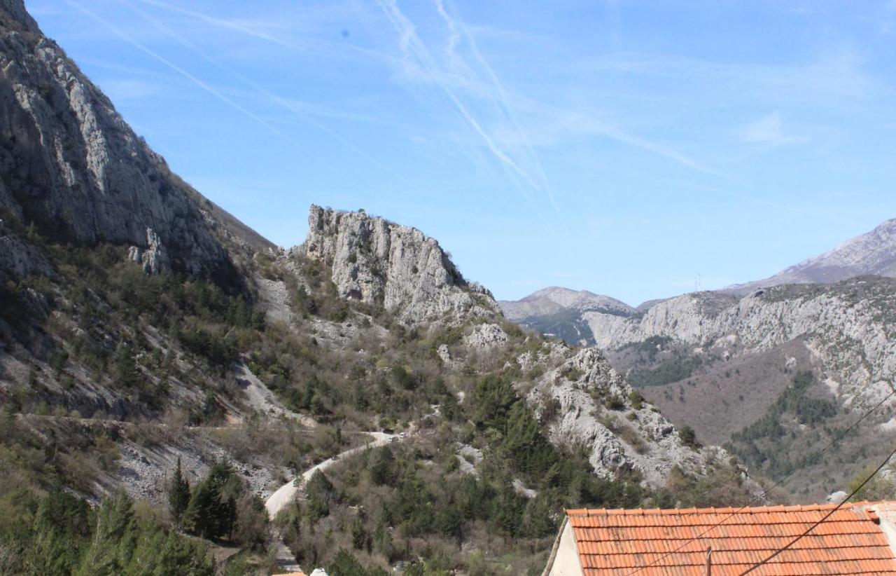 Villa Mini Stone House Omiš Exterior foto